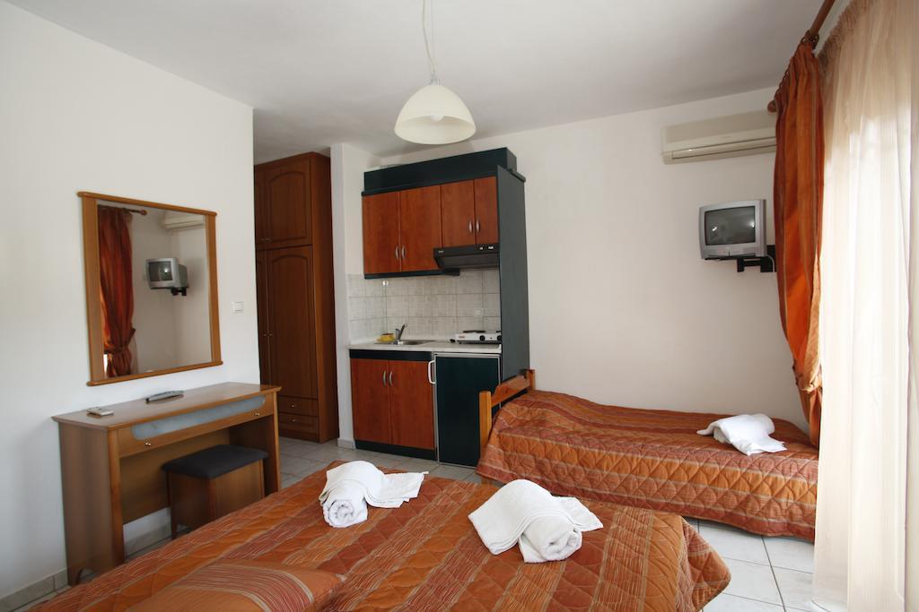 Ferienwohnung Badis Haus Toroni Exterior foto
